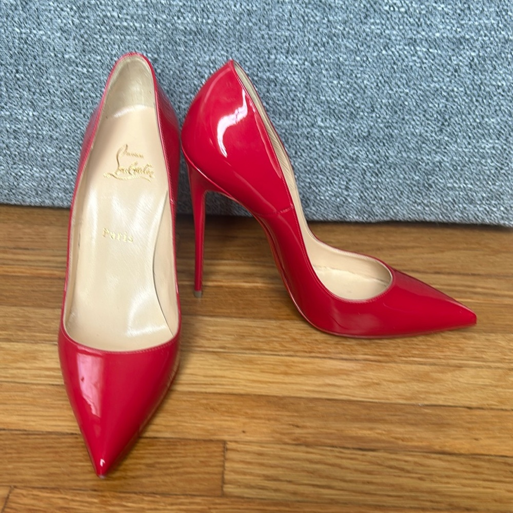 Christian Louboutin SO KATE size 38 1/2 hot pink patent heels!